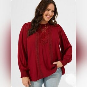 Torrid Burgundy Crinkle Gauze Crochet Yoke Blouse Size 3 (22-24)